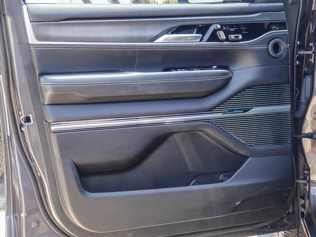 Thumbnail: 2022 Jeep Grand Wagoneer - 24