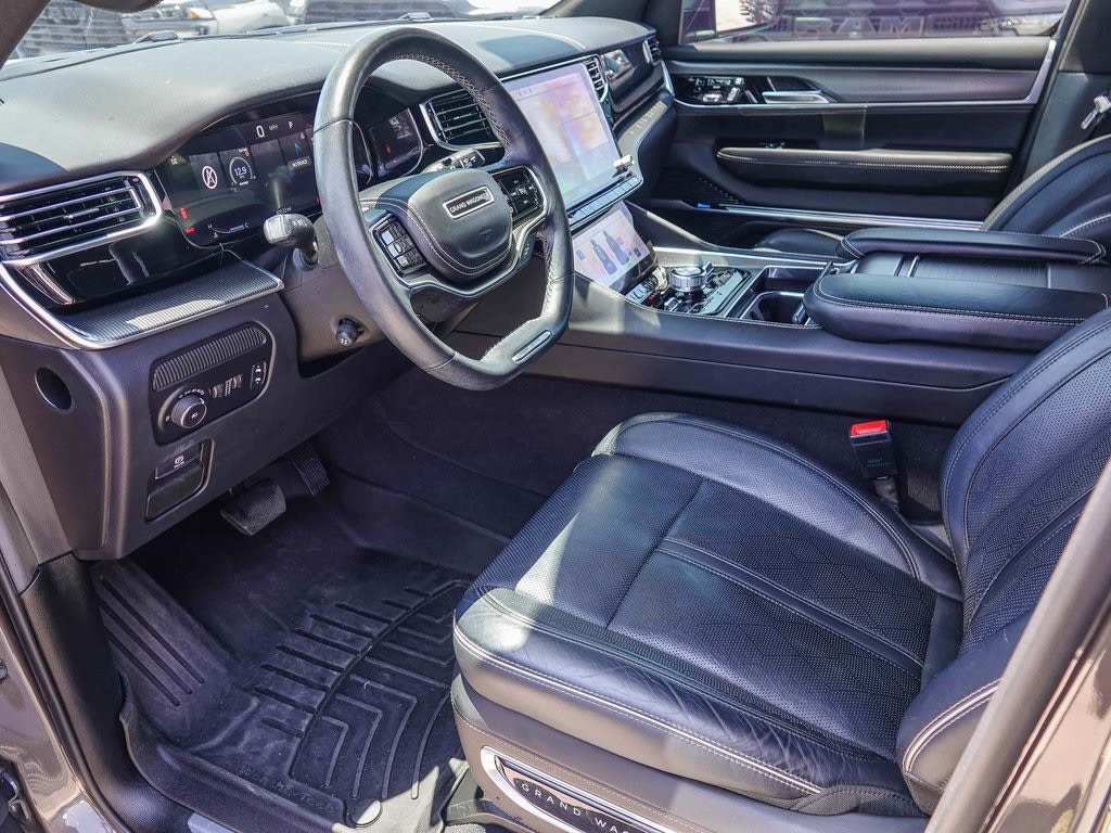 Thumbnail: 2022 Jeep Grand Wagoneer - 11