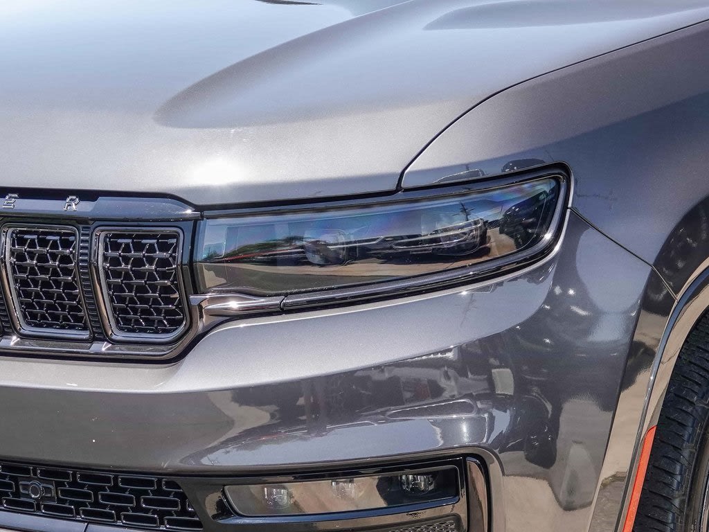 Thumbnail: 2022 Jeep Grand Wagoneer - 19