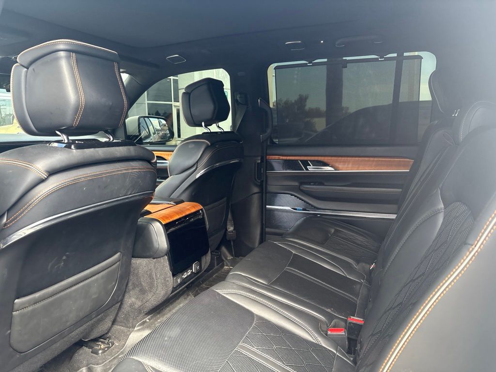 Thumbnail: 2022 Jeep Grand Wagoneer - 6