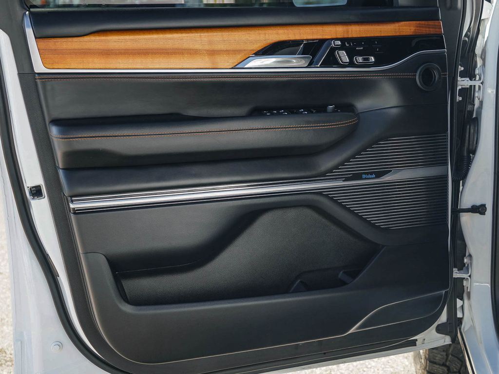 Thumbnail: 2022 Jeep Grand Wagoneer - 24