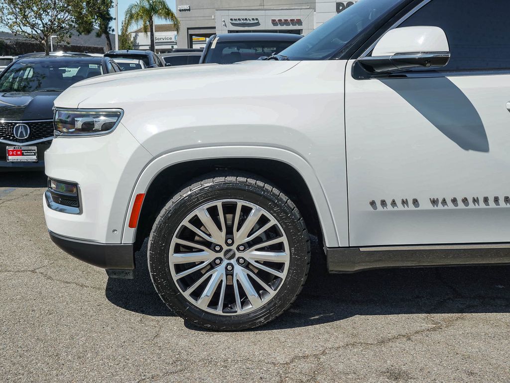 Thumbnail: 2022 Jeep Grand Wagoneer - 20