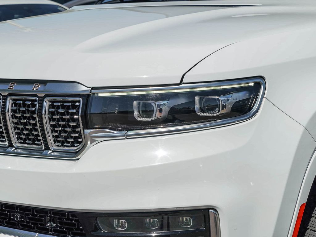 Thumbnail: 2022 Jeep Grand Wagoneer - 19