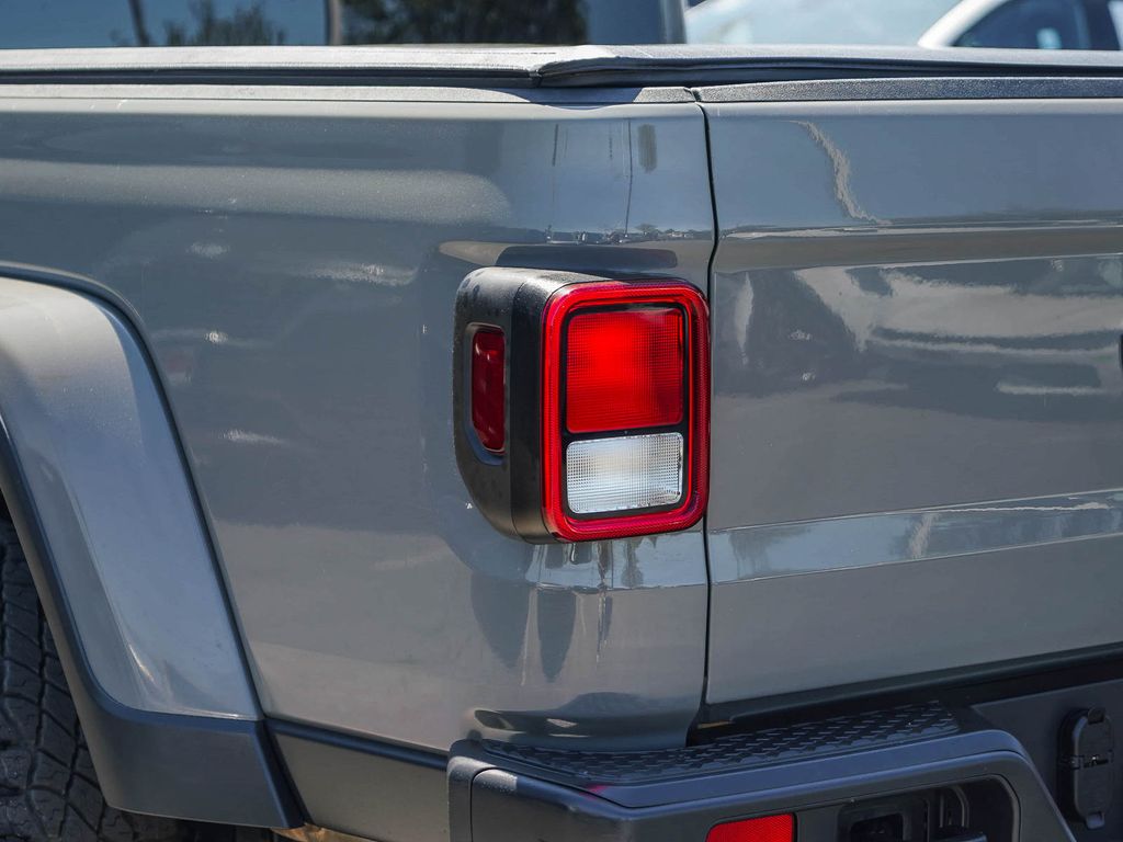 Thumbnail: 2023 Jeep Gladiator - 20