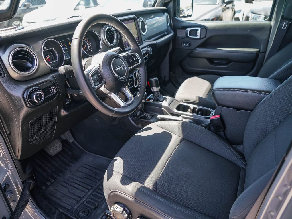 Thumbnail: 2023 Jeep Gladiator - 11