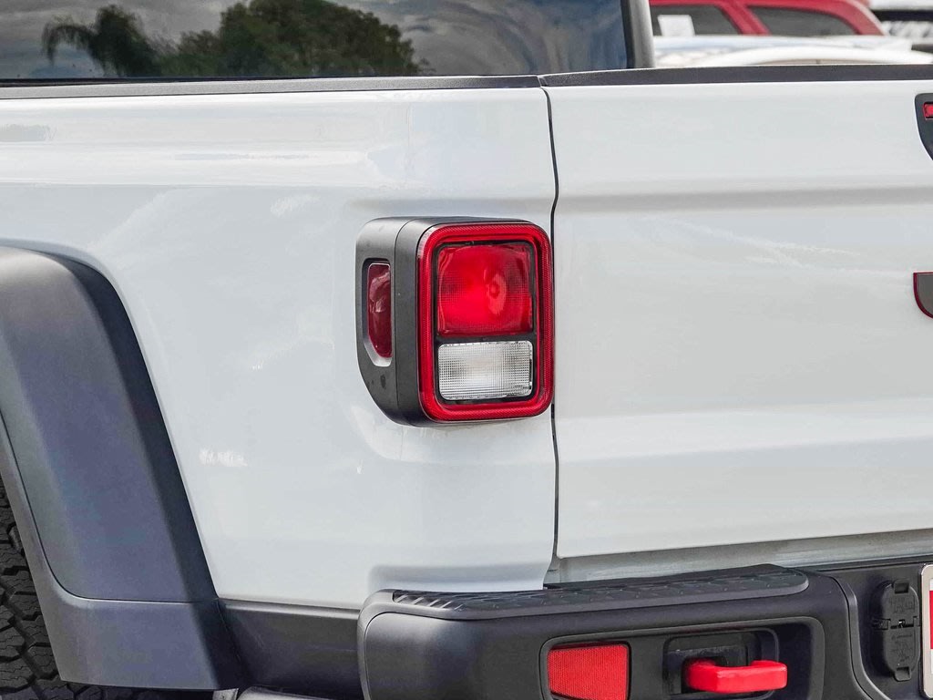 Thumbnail: 2021 Jeep Gladiator - 19