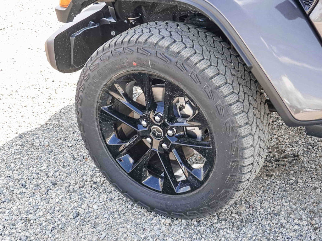 2025 Jeep Gladiator Sport 7