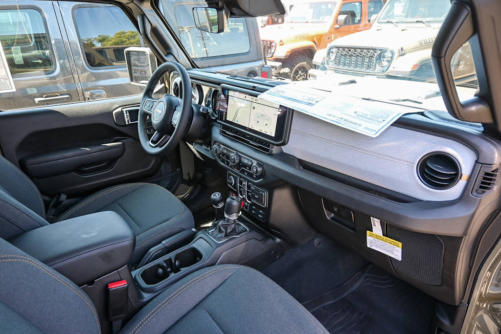 Thumbnail: 2025 Jeep Gladiator - 14