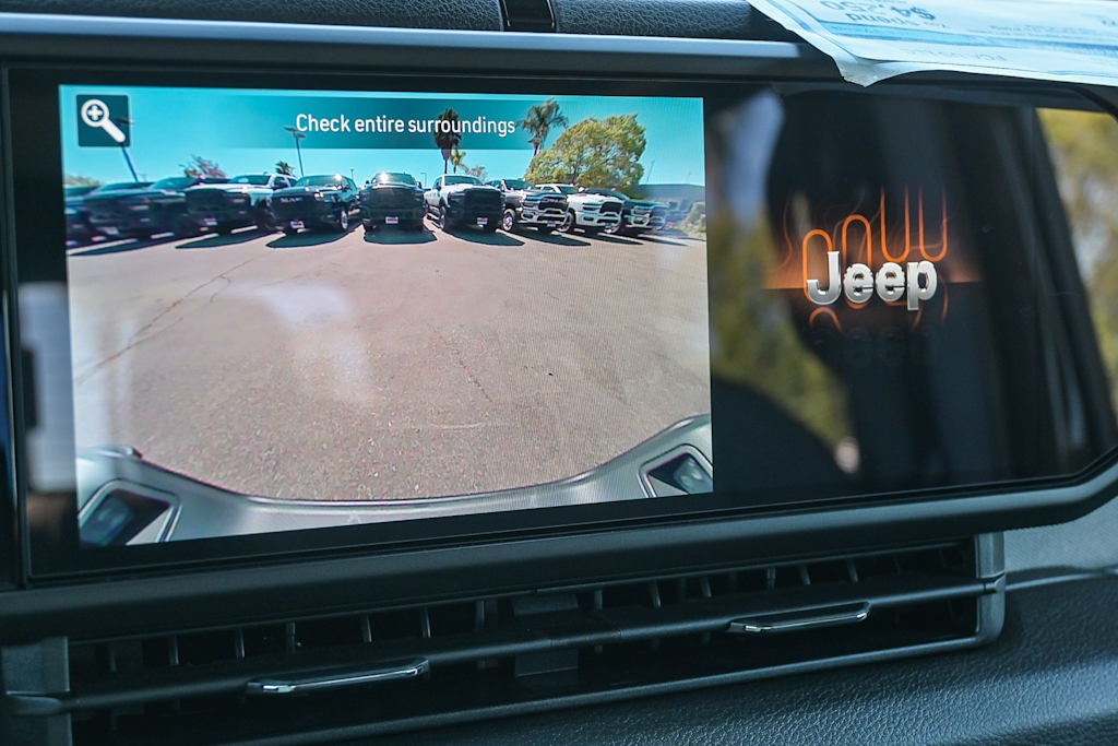 Thumbnail: 2025 Jeep Gladiator - 32