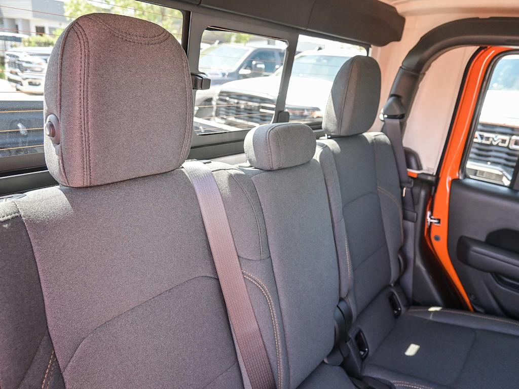 Thumbnail: 2025 Jeep Gladiator - 24