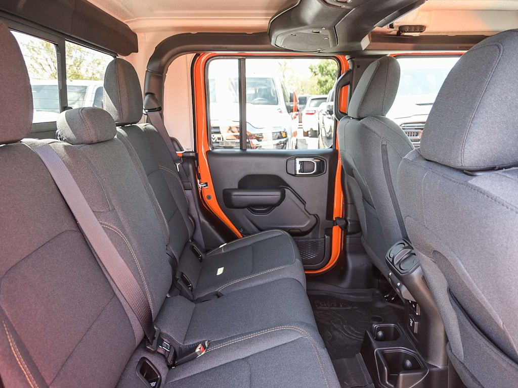 Thumbnail: 2025 Jeep Gladiator - 12