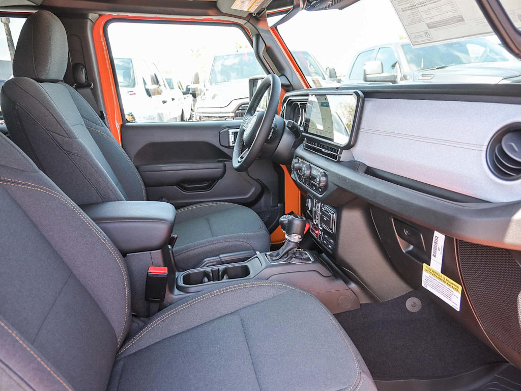 Thumbnail: 2025 Jeep Gladiator - 10