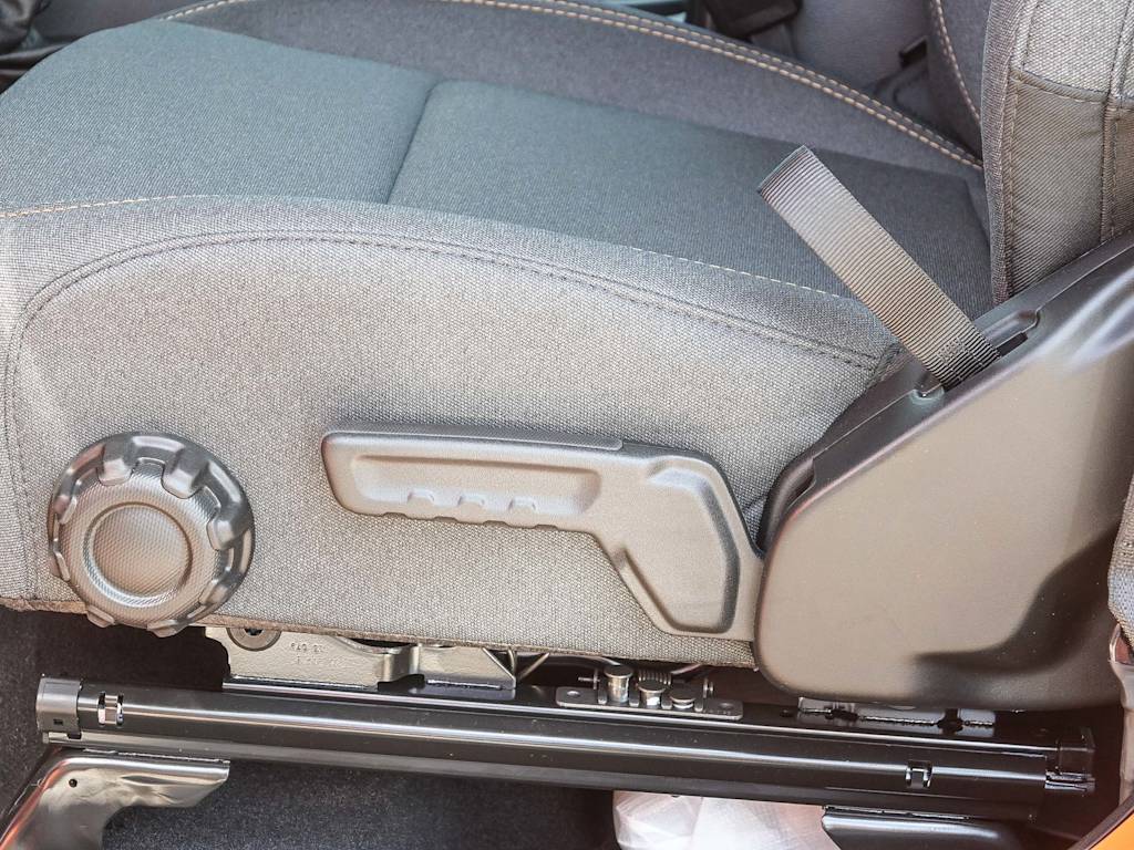 Thumbnail: 2025 Jeep Gladiator - 29