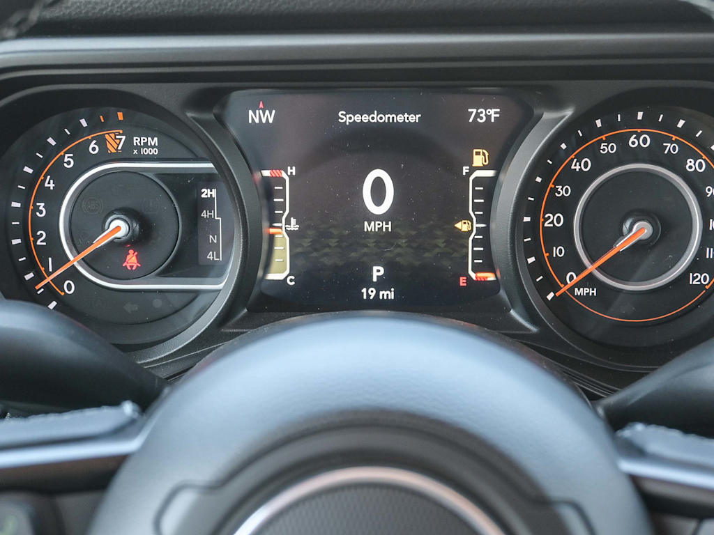 Thumbnail: 2025 Jeep Gladiator - 17