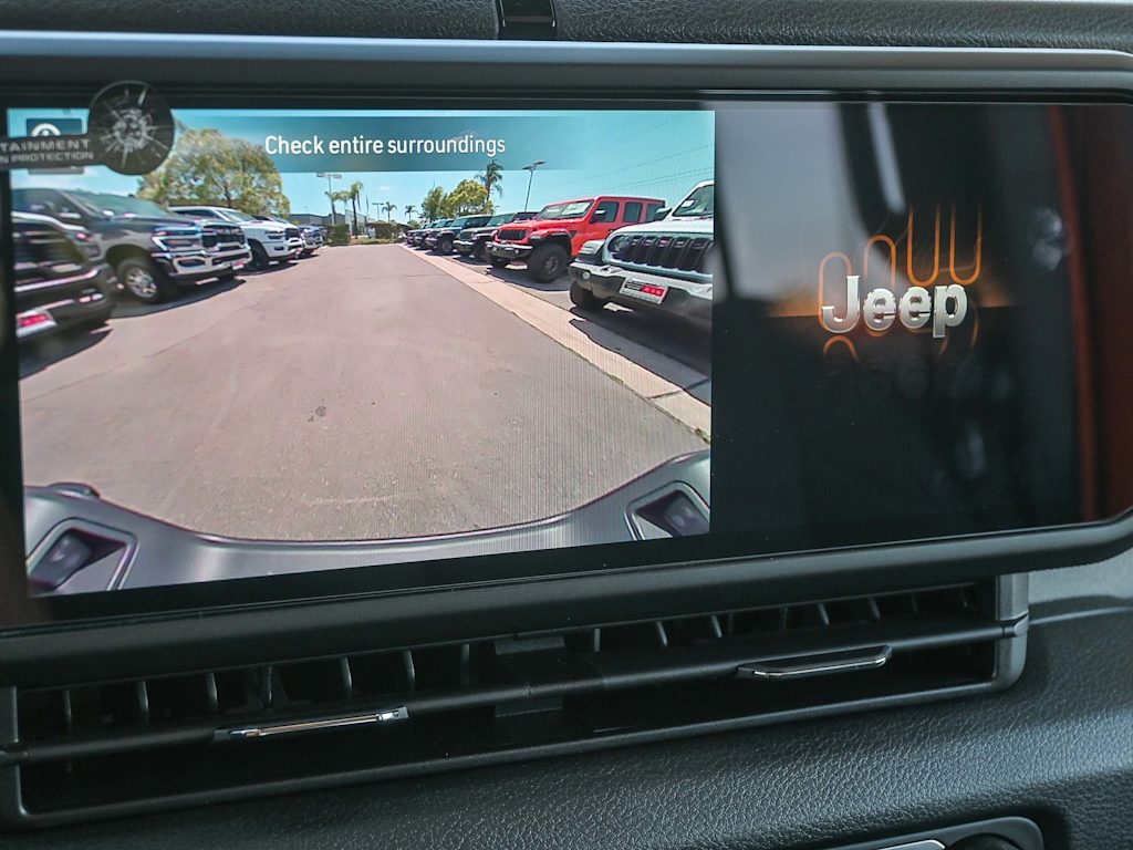 Thumbnail: 2025 Jeep Gladiator - 32