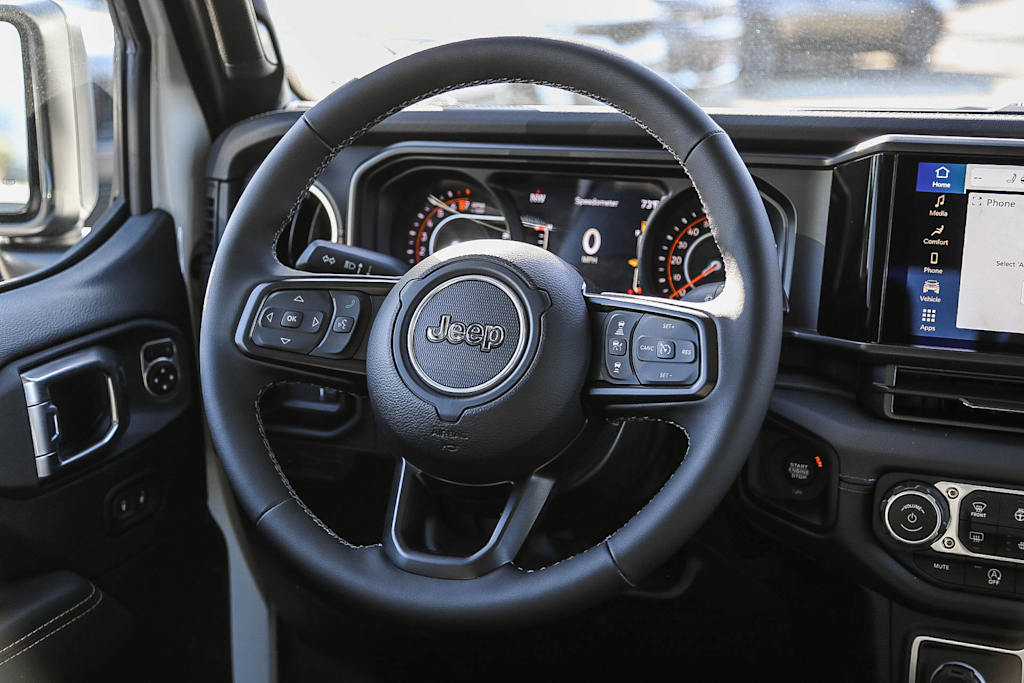 Thumbnail: 2025 Jeep Gladiator - 8