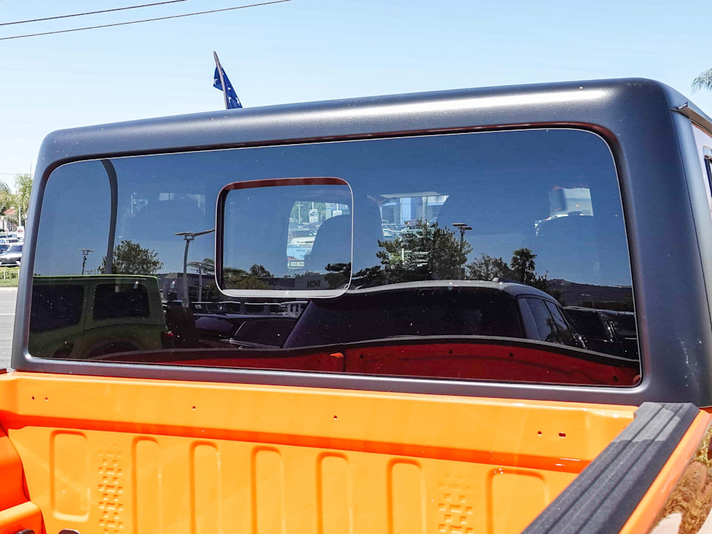 Thumbnail: 2025 Jeep Gladiator - 17