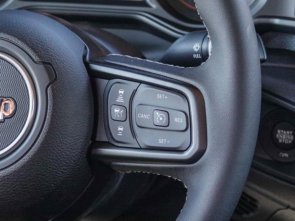 Thumbnail: 2025 Jeep Gladiator - 23