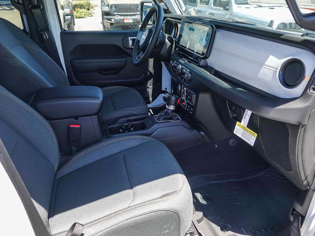 Thumbnail: 2025 Jeep Gladiator - 9