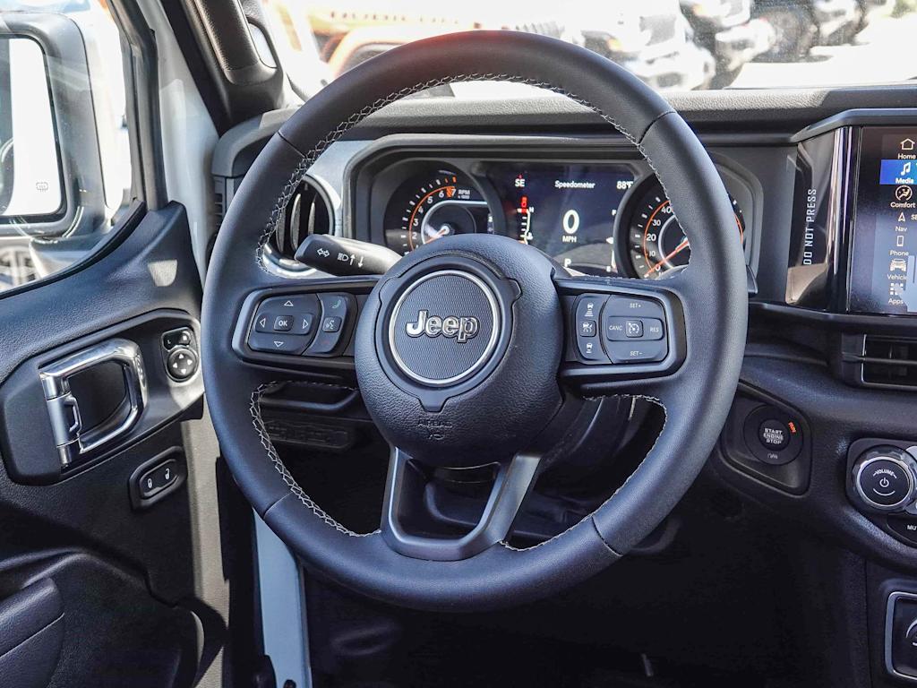 Thumbnail: 2025 Jeep Gladiator - 8