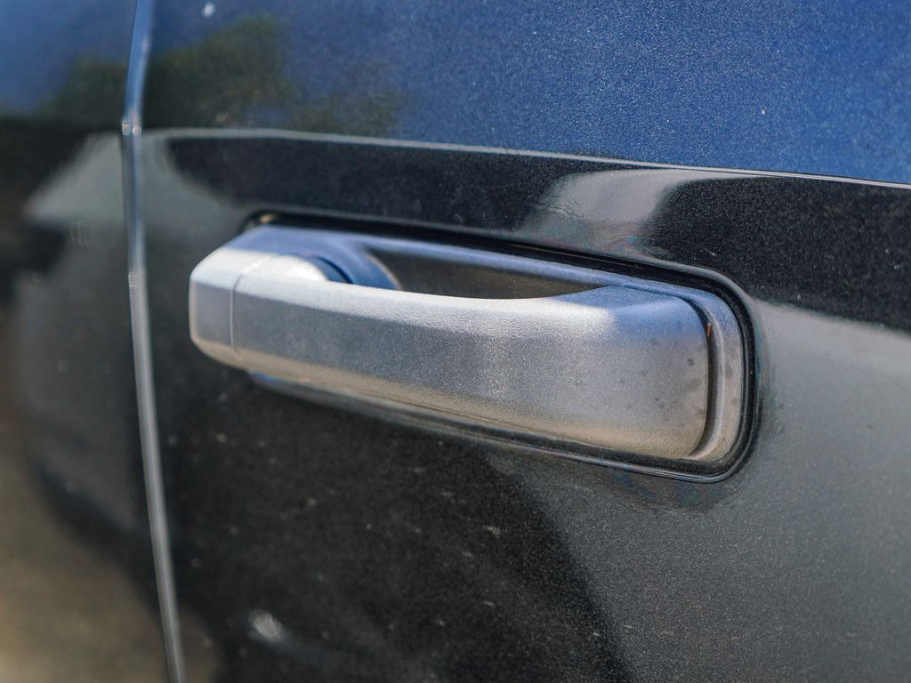 Thumbnail: 2012 RAM 1500 - 11