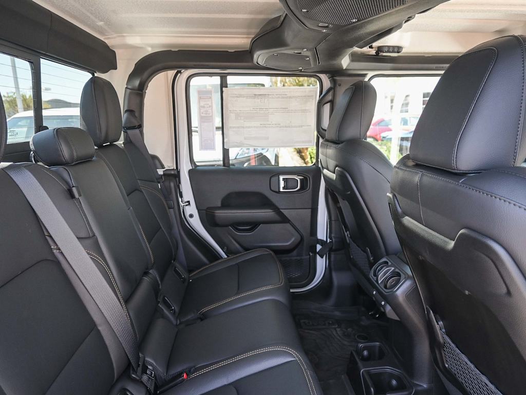 Thumbnail: 2025 Jeep Gladiator - 12