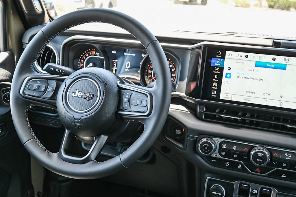 Thumbnail: 2025 Jeep Gladiator - 14