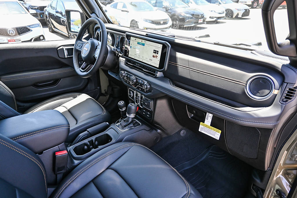 Thumbnail: 2025 Jeep Gladiator - 26