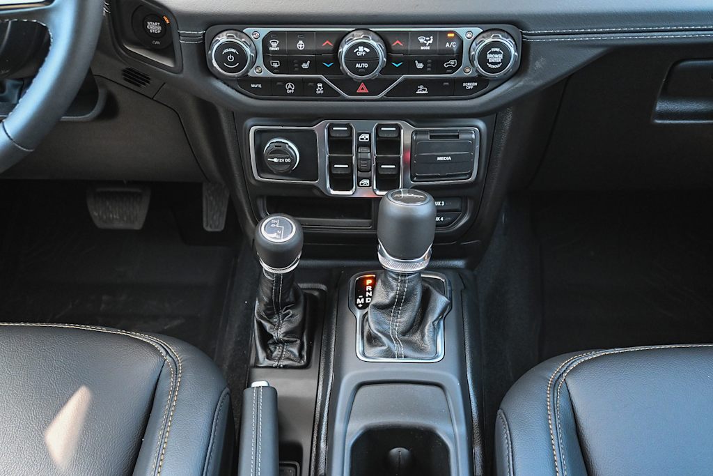 Thumbnail: 2025 Jeep Gladiator - 16