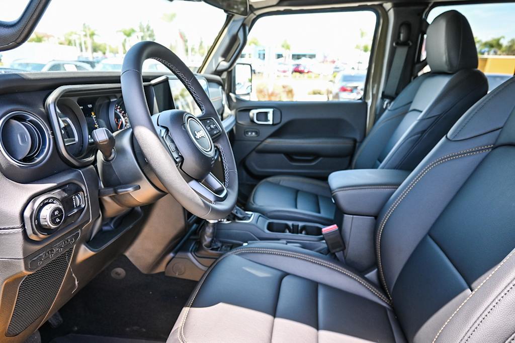 Thumbnail: 2025 Jeep Gladiator - 11