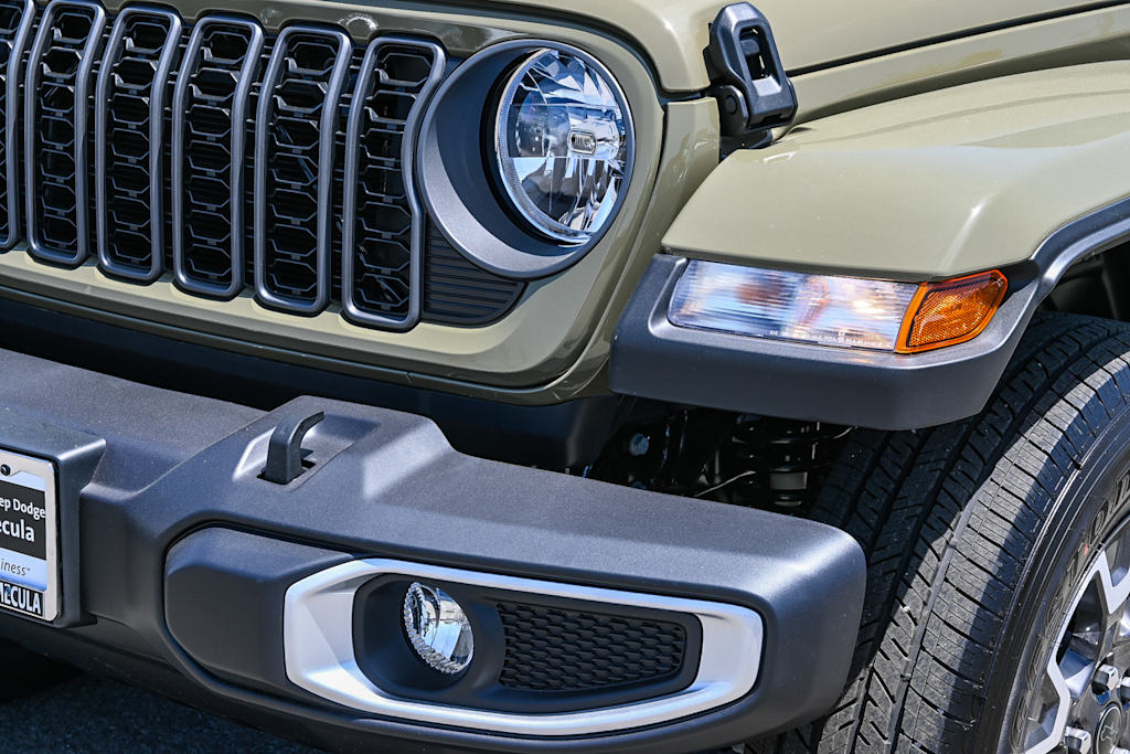 Thumbnail: 2025 Jeep Gladiator - 23
