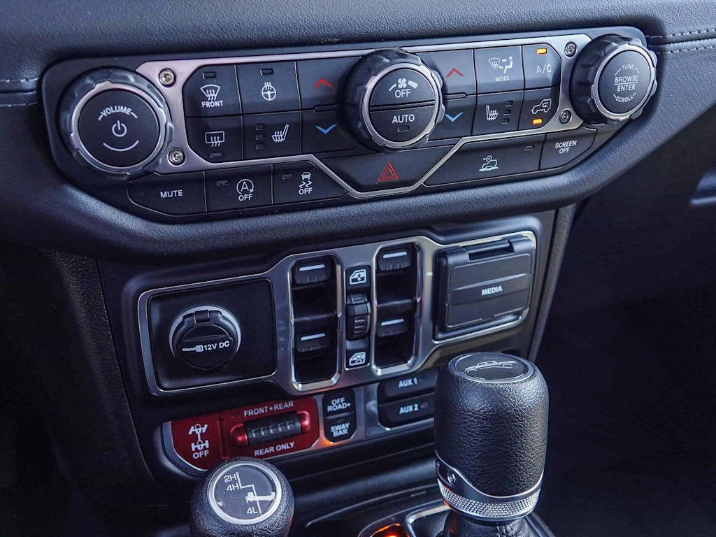 Thumbnail: 2025 Jeep Gladiator - 26