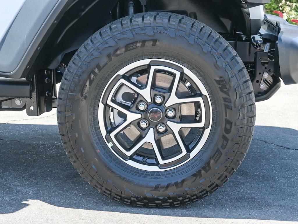 Thumbnail: 2025 Jeep Gladiator - 22