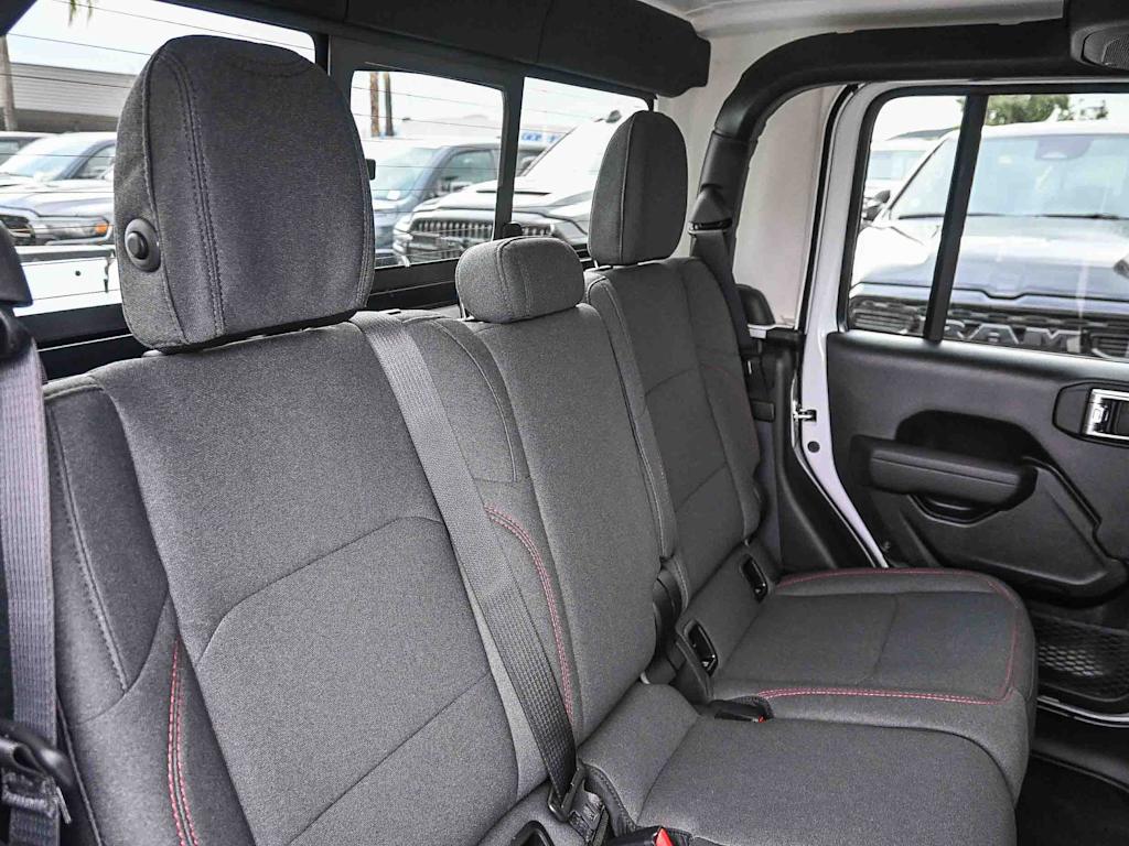 Thumbnail: 2026 Jeep Gladiator - 32