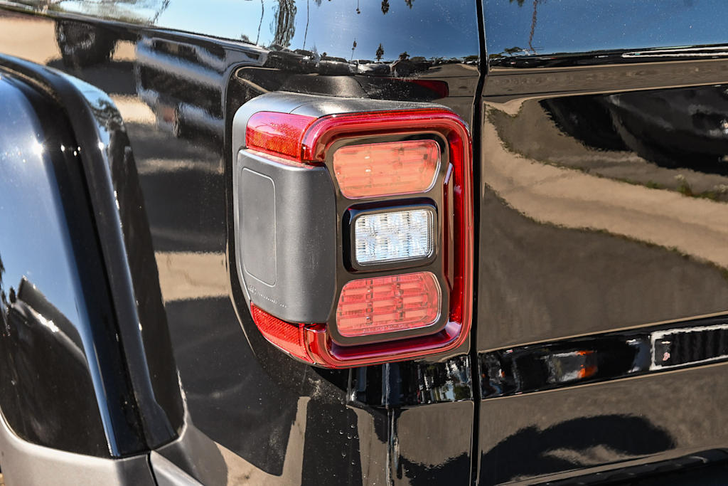 Thumbnail: 2026 Jeep Gladiator - 21