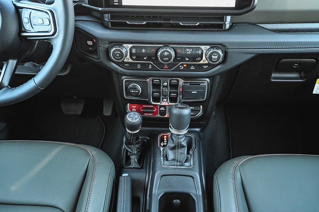 Thumbnail: 2026 Jeep Gladiator - 16