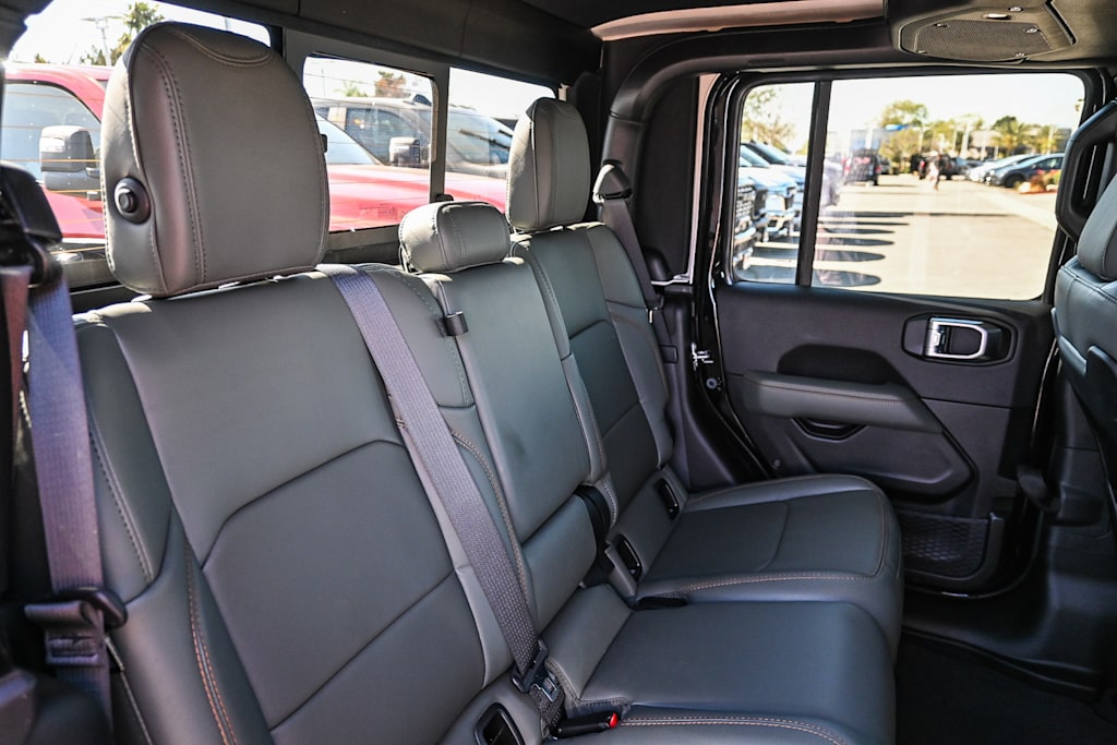 Thumbnail: 2026 Jeep Gladiator - 27