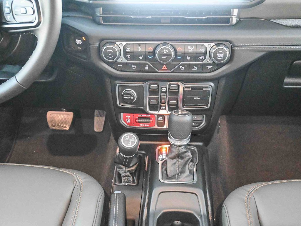 Thumbnail: 2026 Jeep Gladiator - 16