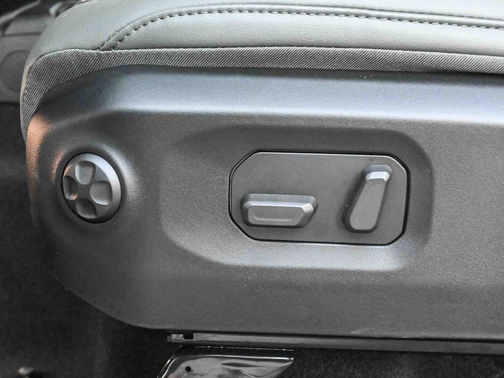 Thumbnail: 2026 Jeep Gladiator - 32