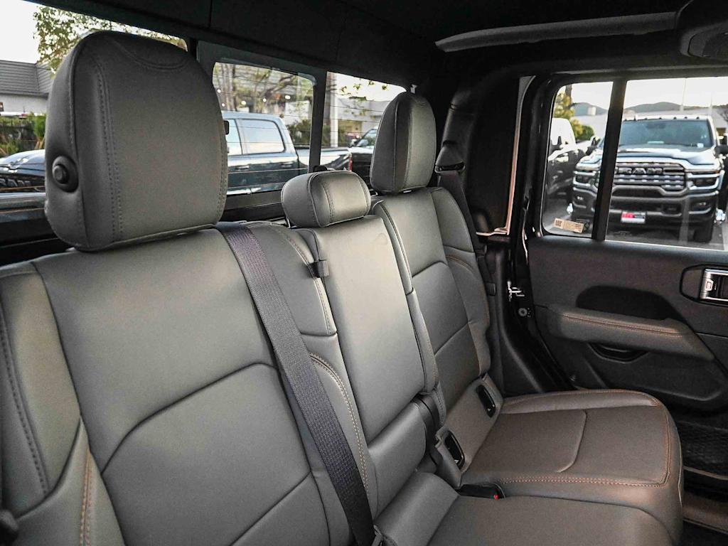 Thumbnail: 2026 Jeep Gladiator - 29