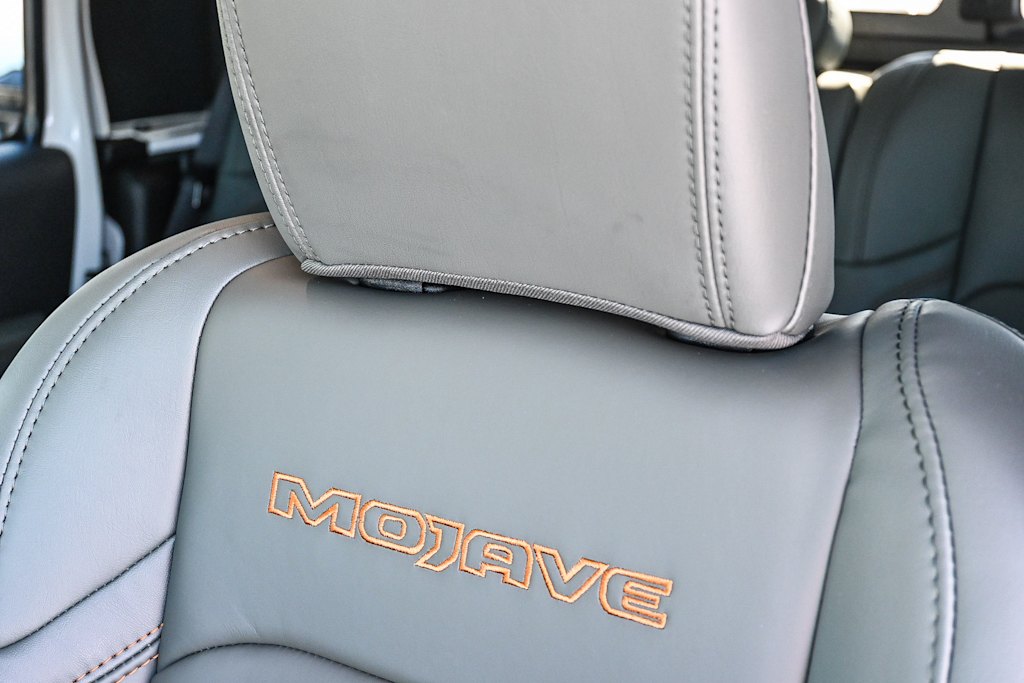 Thumbnail: 2026 Jeep Gladiator - 25