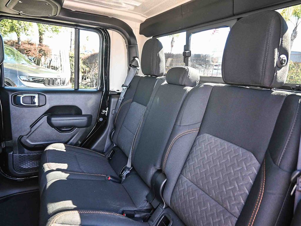 Thumbnail: 2026 Jeep Gladiator - 12