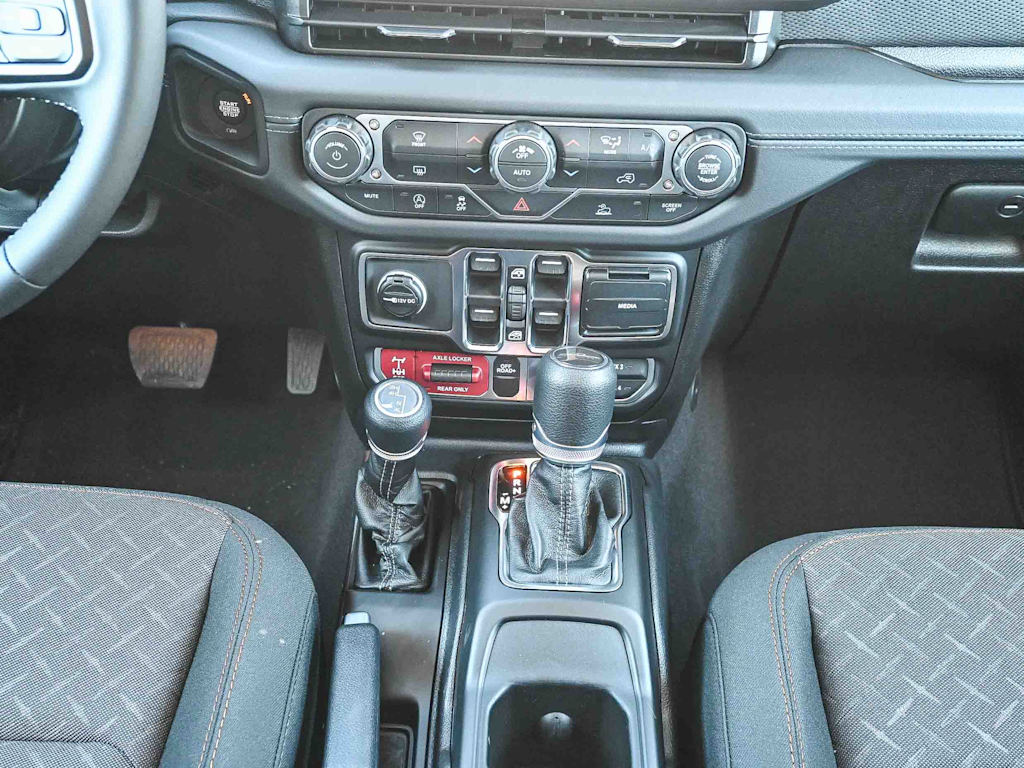 Thumbnail: 2026 Jeep Gladiator - 16