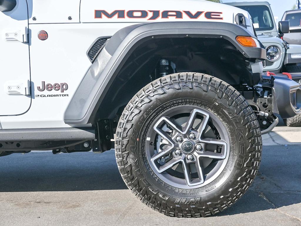Thumbnail: 2025 Jeep Gladiator - 24