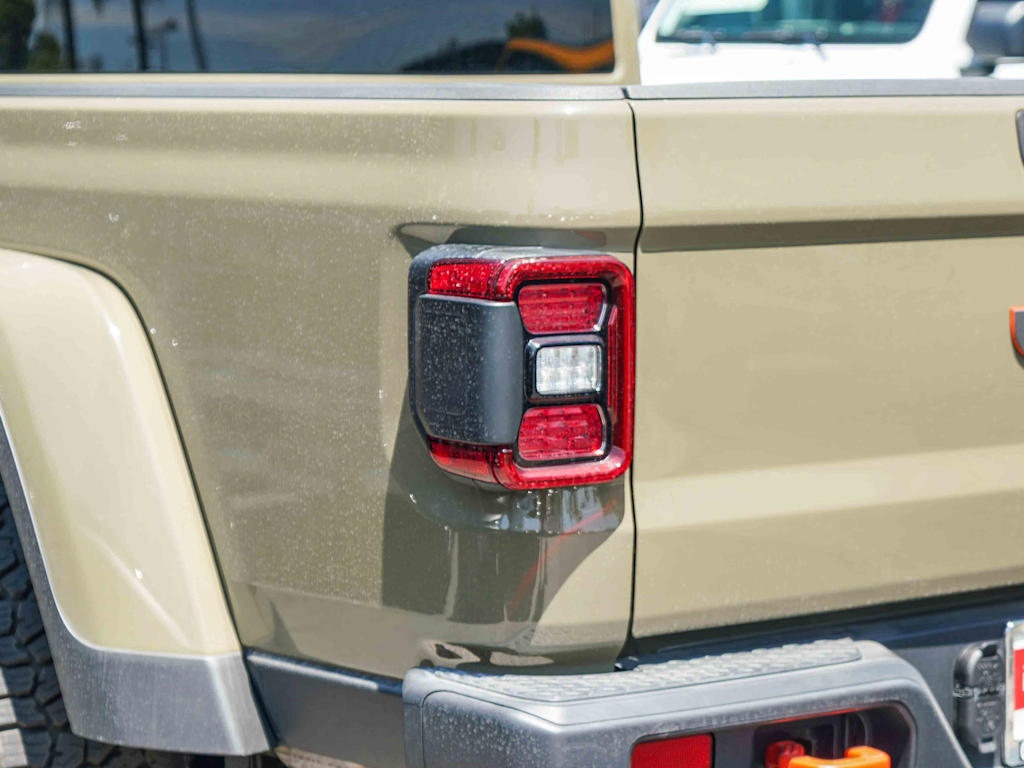 Thumbnail: 2026 Jeep Gladiator - 18