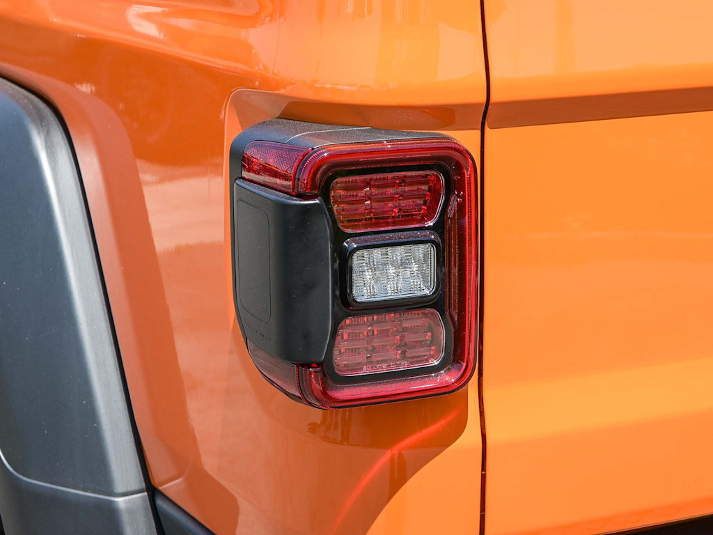 Thumbnail: 2025 Jeep Gladiator - 21