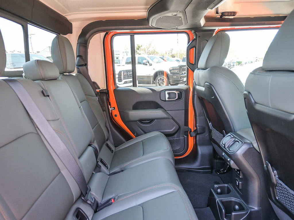 Thumbnail: 2025 Jeep Gladiator - 12