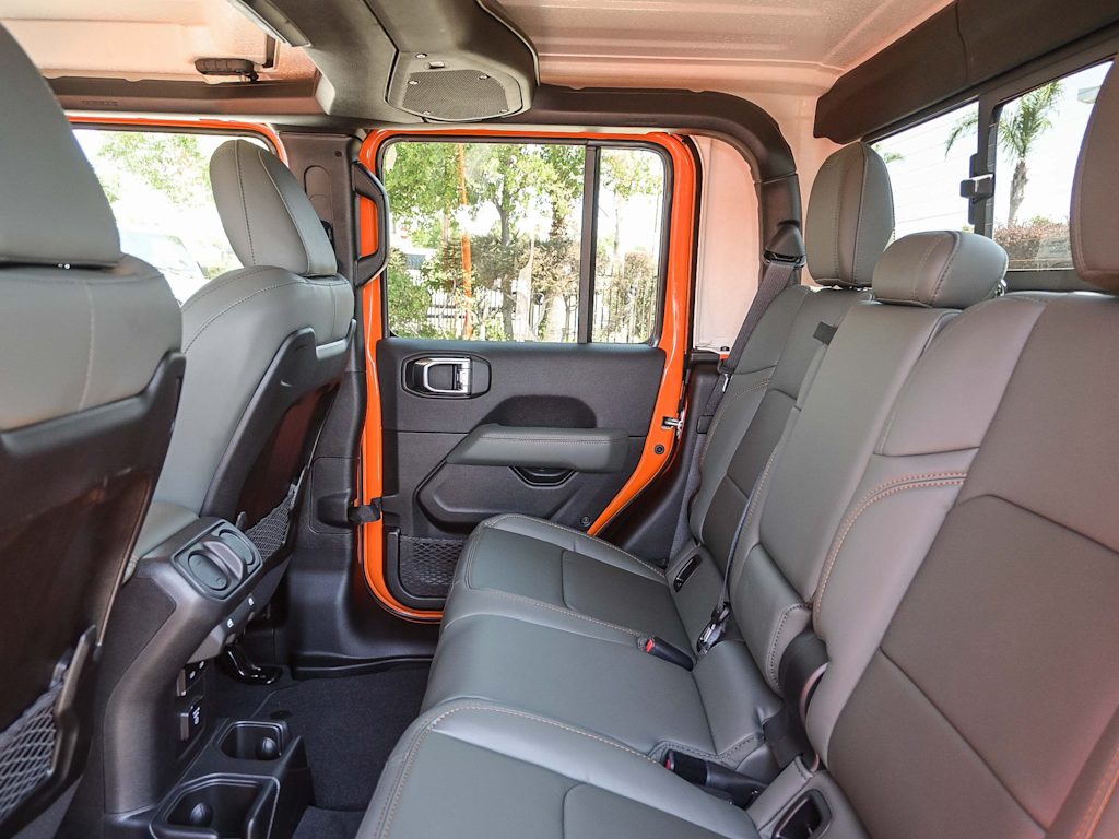 Thumbnail: 2025 Jeep Gladiator - 26