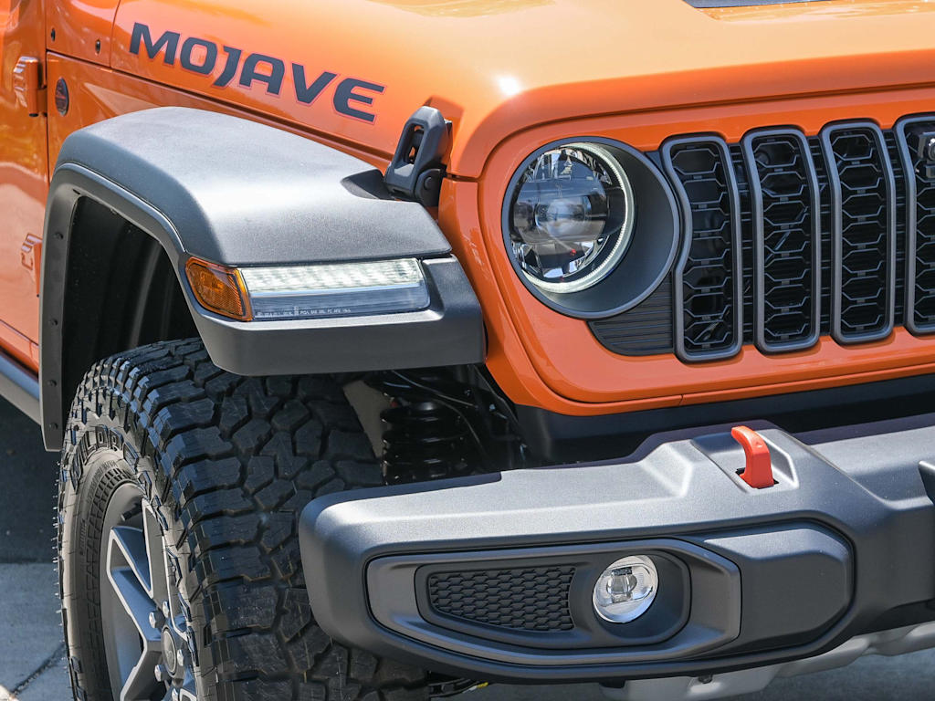 Thumbnail: 2025 Jeep Gladiator - 23