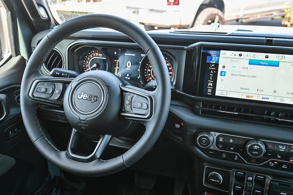 Thumbnail: 2026 Jeep Gladiator - 12